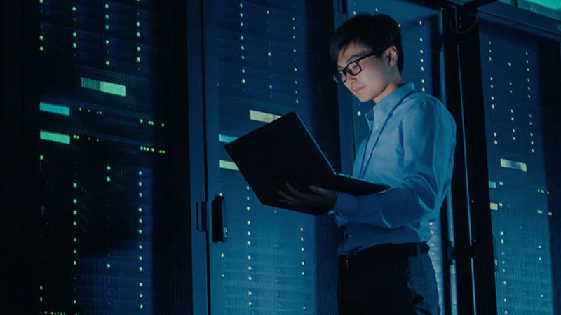 BESS and UPS roles in large data center power architectures Image